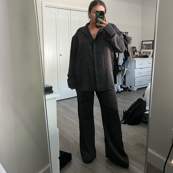 Two piece satin set in charcoal - Picture 3 of 4